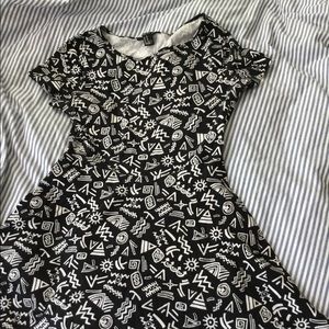Cotton pattern black and white dress!